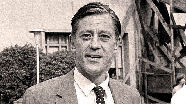 本杰明·布拉德利 (Benjamin Bradlee) 抓住机会，坚持新闻报道